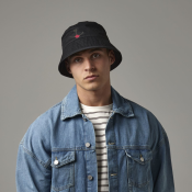 Trendy Buckethat met Unieke Designs